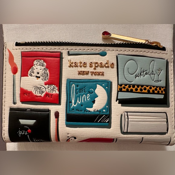 Kate Spade
Morgan Matchbox Embossed Small Slim Bifold Wallet
$118 - Picture 1 of 5